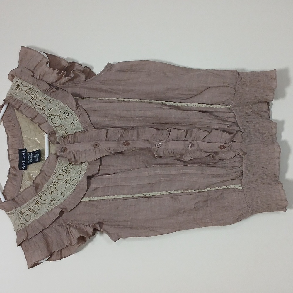 Wet Seal Lace Trim Ruffle Top in Taupe